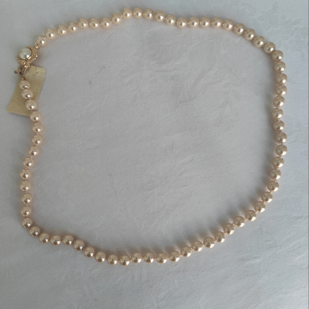 Faux Pearll necklace